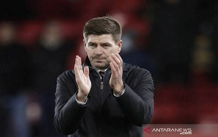 Steven Gerrard Dipecat dari Aston Villa