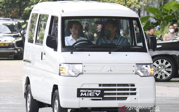 Pengamat: Gairah Kendaraan Listrik Akan Terlihat Mulai 2022