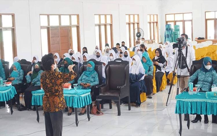 PKK Sukamara Gelar Penyuluhan Perencanaan Kesehatan untuk Bangun Karakter PHBS?