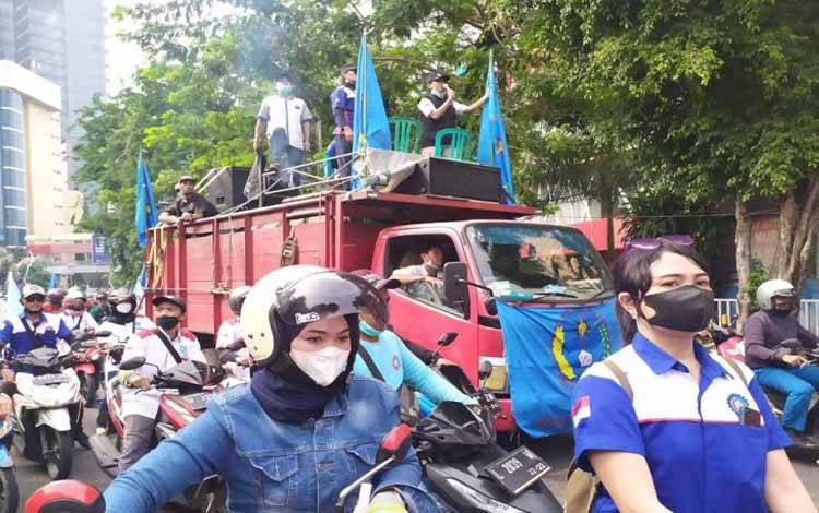 Ribuan Buruh kembali Aksi Tuntut Kenaikan UMK