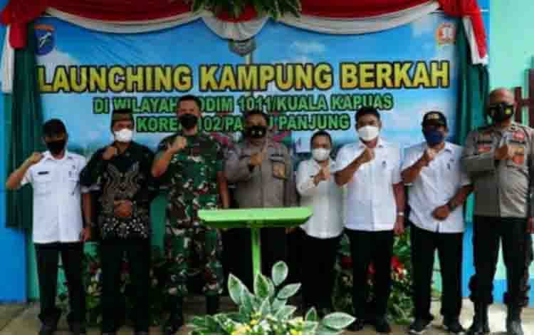 Dandim Kuala Kapuas Resmikan Kampung Berkah di Desa Sidorejo