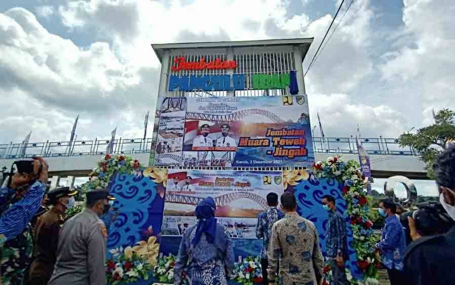 Bupati Barito Utara Resmikan Jembatan Pangulu Iban