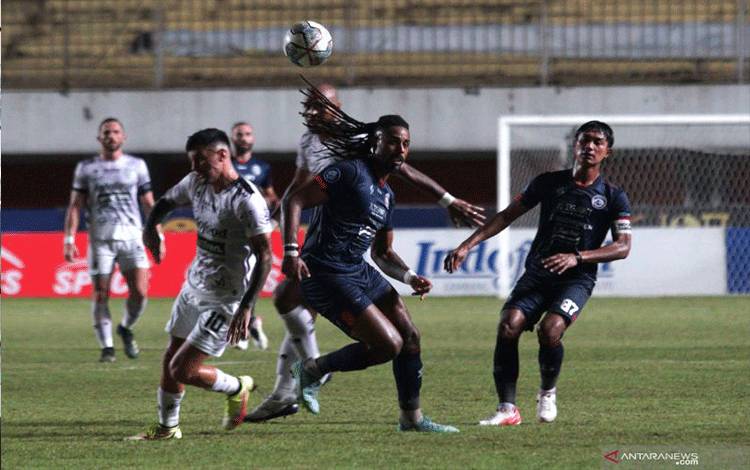 Bali United Tahan Imbang Arema FC Tanpa Gol