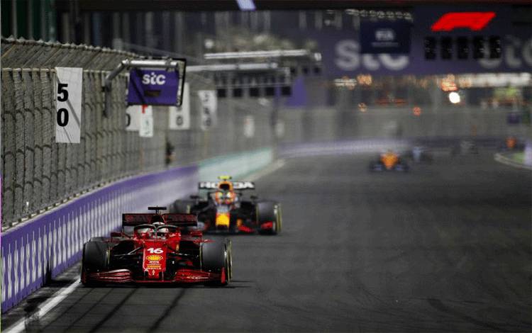 Drama Tabrakan Sebabkan Chaos di GP Arab Saudi