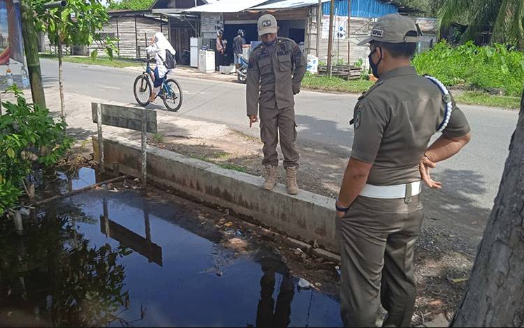 Satpol PP dan Damkar Kapuas Imbau Masyarakat Waspada Air Pasang Naik