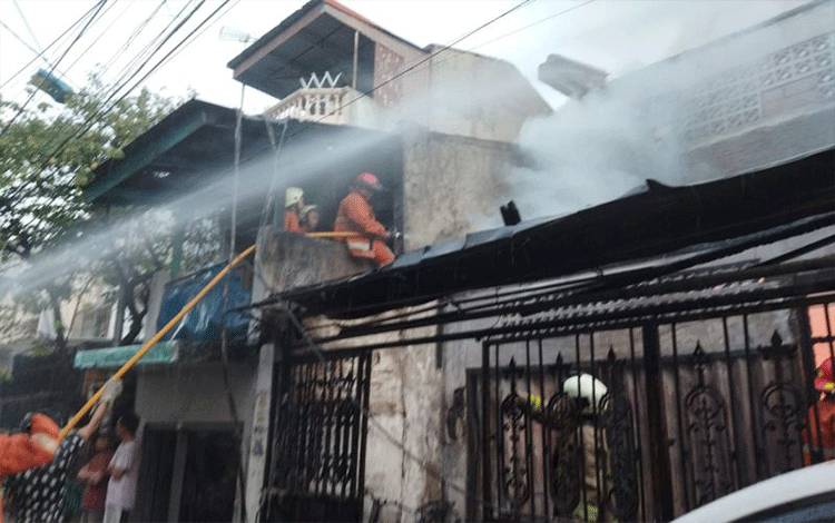 Satu Keluarga Tewas dalam Kebakaran Rumah