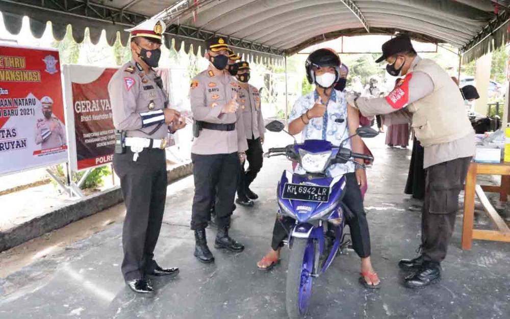Jelang Nataru, Polres Seruyan Gelar Vaksinasi Drive Thru