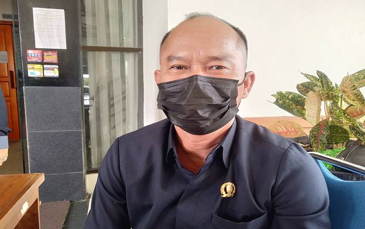 Anggota DPRD Katingan Esenhover Minta Masyarakat Tetap Patuhi Prokes