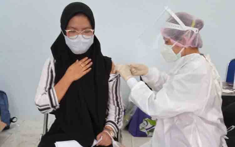 Upaya Tuntaskan Vaksinasi Covid-19 oleh Pemkab Didukung Anggota DPRD Kobar