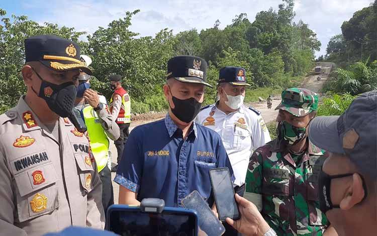 Bupati Gunung Mas dan Forkopimda Sosialisasi Angkutan ODOL