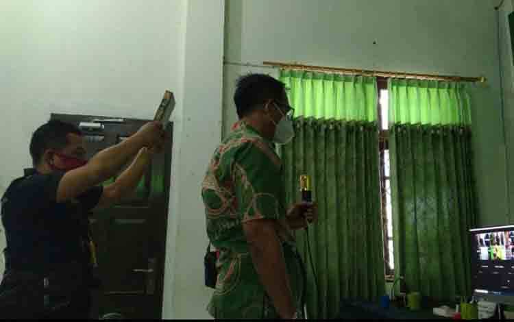 Terkejut Tiba-tiba Pajero Tabrak Pohon di Depan Rumah, Saat Didekati Ternyata Usai Menabrak Orang