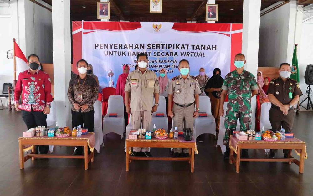 Sekda Seruyan Ikuti Kegiatan Penyerahan Sertifikat Tanah Secara Virtual