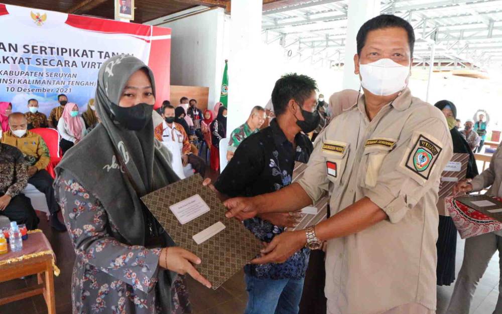 Ini Harapan Sekda Seruyan kepada Penerima Sertifikat Tanah