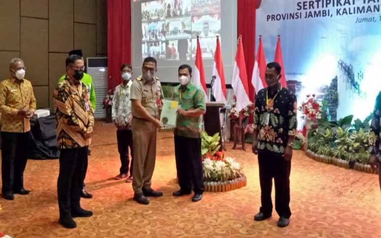 Kanwil BPN Kalteng Ikuti Penyerahan Sertifikat Tanah untuk Rakyat Secara Virtual dari Kementerian ATR