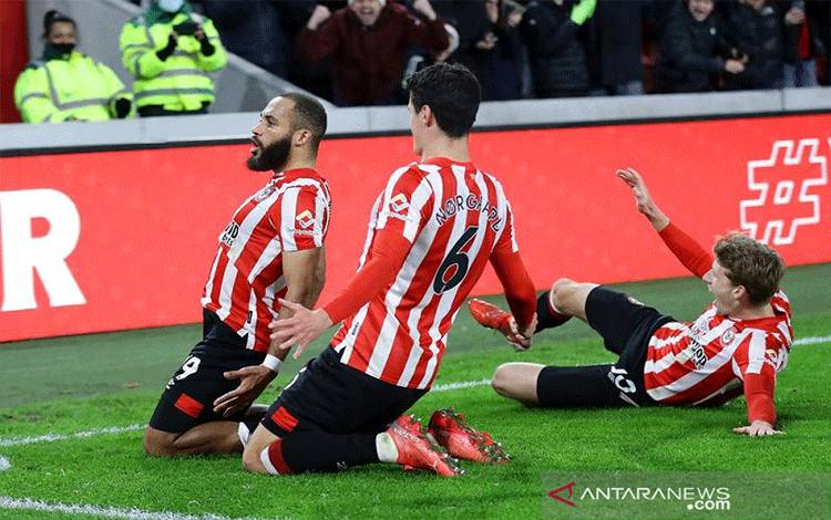 Brentford Bangkit Bekuk Watford Berkat Dua Gol Larut