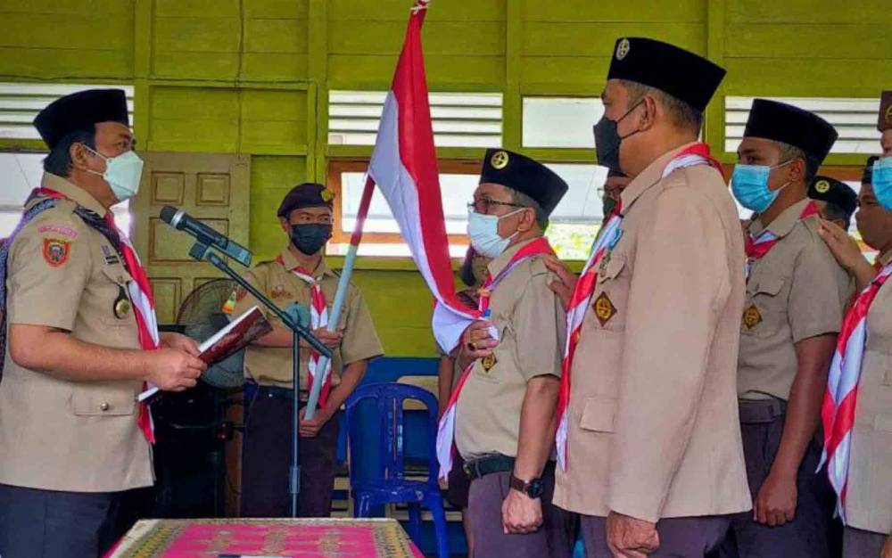 Ketua Kwarcab Pramuka Kapuas Lantik Majelis Pembimbing Kecamatan Kapuas Barat