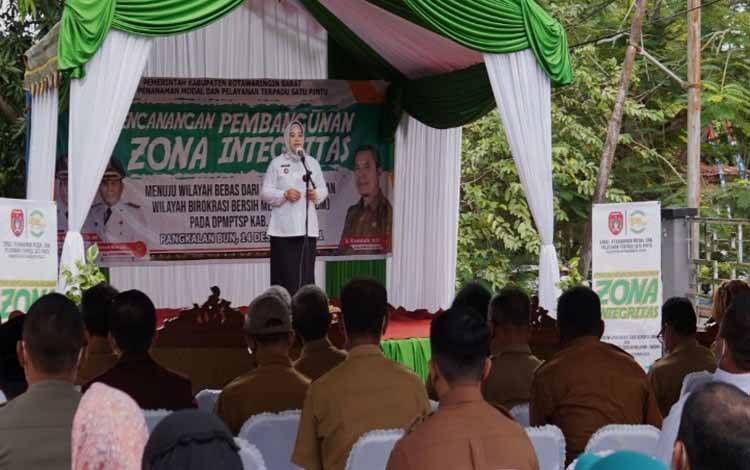 Bupati Kobar Berharap Pencanangan Zona Integritas Menuju WBK dan WBBM Hilangkan Stigma Negatif DPMPTSP
