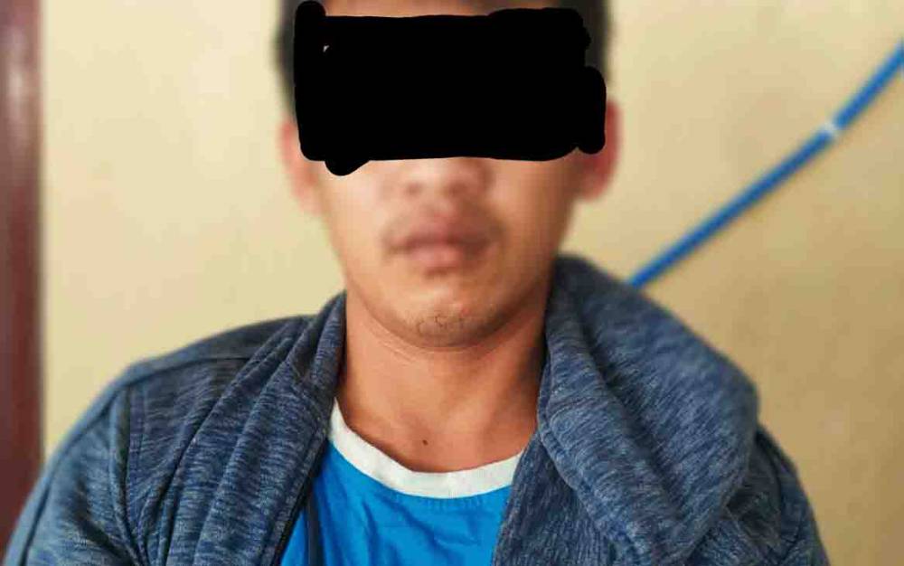 Polisi Tangkap Pemuda Ini Karena Curi Rolling Door Toko di Palangka Raya