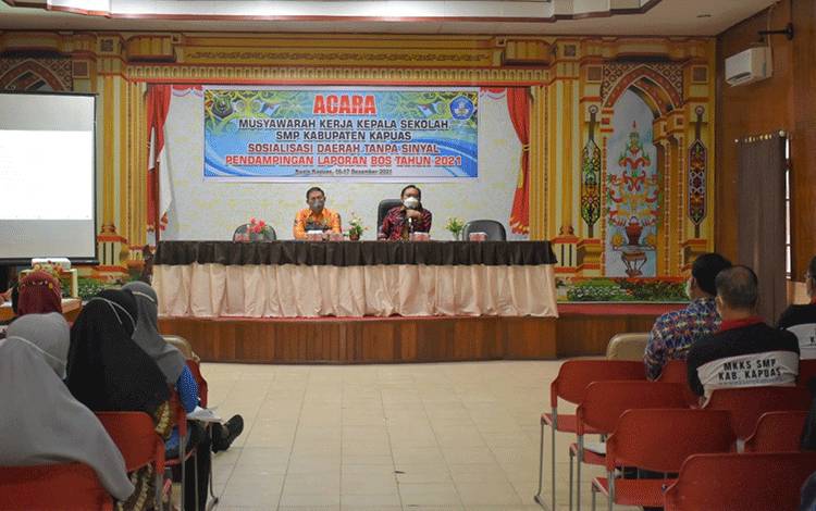 Pertemuan MKKS SMP Kapuas Bahas Daerah Blank Spot