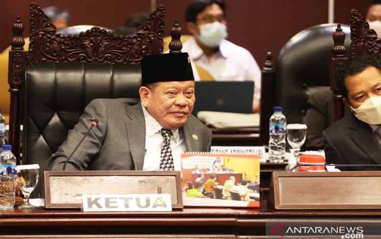 Pansus GTKH DPD Minta Guru Honorer Usia 40 Tahun ke Atas Diangkat PNS
