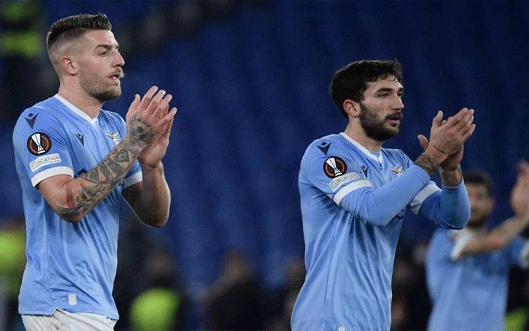 Lazio Telan Genoa 3-1