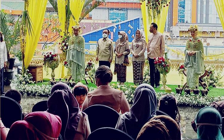 Prosesi Pernikahan Wali Kota Palangka Raya Sedang Berlangsung di Banjarmasin