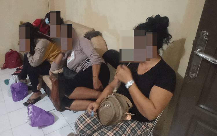 Satpol PP Kobar Amankan Terduga PSK dan Mucikari