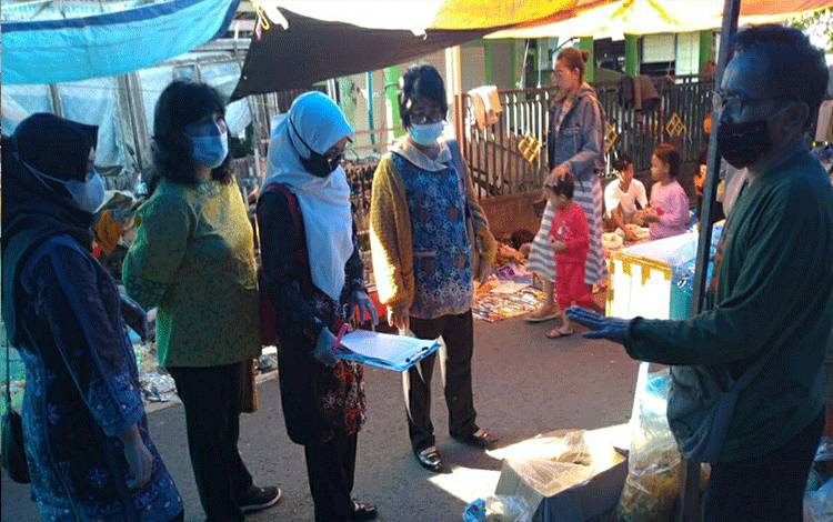 Jelang Nataru, Disdagperinkop Kapuas Pantau Ketersediaan Bahan Pokok di Pasar