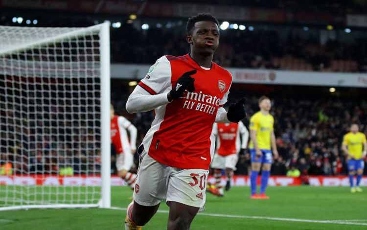 Eddie Nketiah Antarkan Arsenal ke Semifinal Piala Liga
