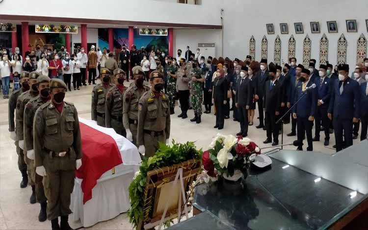 DPRD Palangka Raya Beri Penghormatan Terakhir Almarhum Riduanto