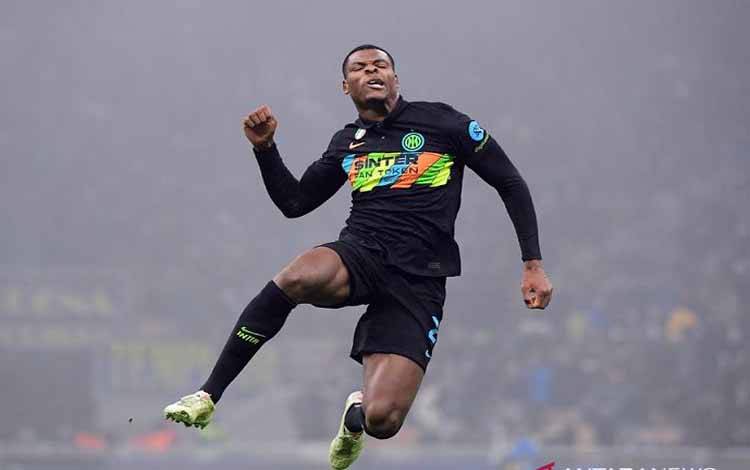 Denzel Dumfries Pastikan Inter Tutup 2021 sebagai Capolista