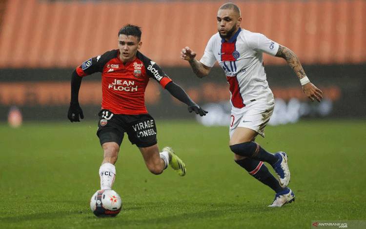 Lazio Dikabarkan Incar Layvin Kurzawa dan Patrick van Aanholt