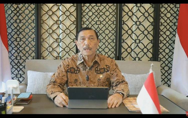 Luhut: Rayakan Natal-Tahun Baru Tanpa Berlebihan dan Disiplin Prokes