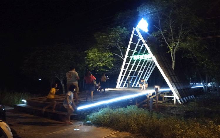 Penampakan Taman RTH Kasongan Malam Hari