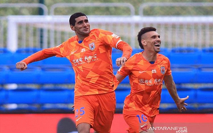 Fellaini Bantu Shandong Akhiri Paceklik Gelar Liga China