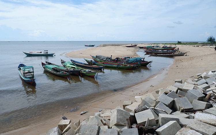 Gelombang Laut Tegolong Tenang