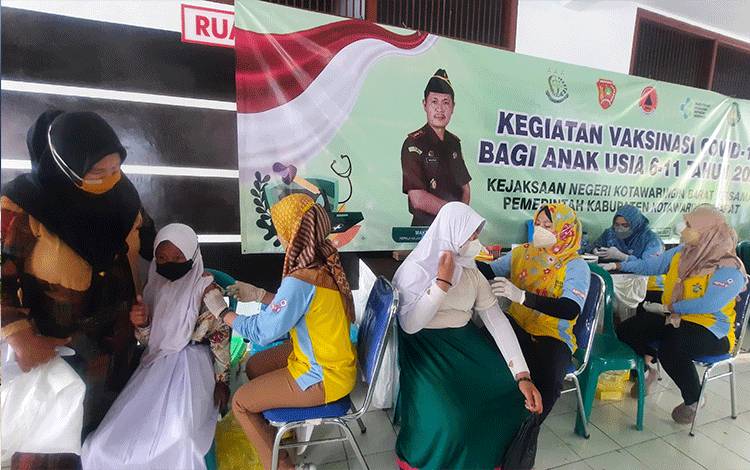Kejari Kobar Sediakan Ratusan Vaksin Sinovac untuk Anak
