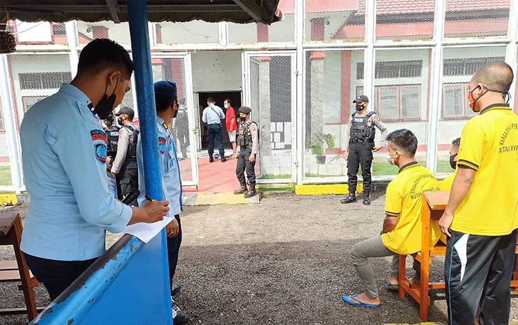 Polres Barito Timur Vaksinasi 170 Warga Binaan Rutan Tamiang Layang