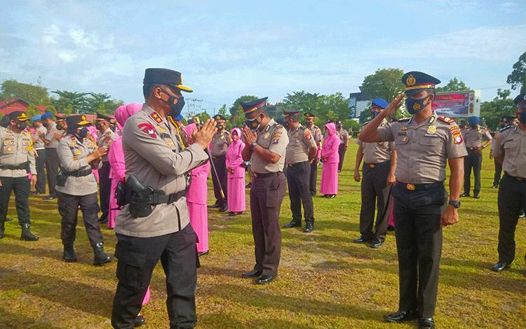 Ratusan Personel Jajaran Polda Kalteng Naik Pangkat