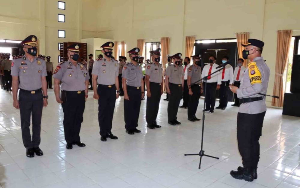 30 Personel Polres Gunung Mas Naik Pangkat