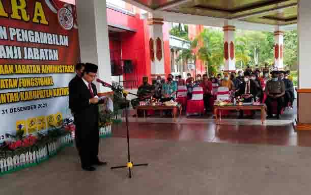 Bupati Katingan Lantik Ratusan Pejabat di Penghujung Tahun 2021
