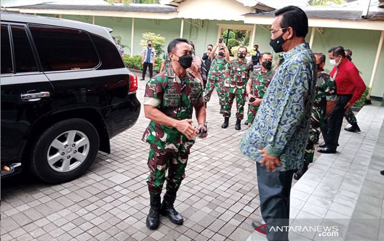Panglima TNI Mengaku Dapat Banyak Ilmu dari Sultan HB X