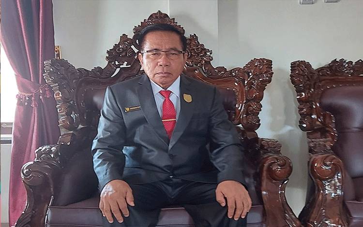 Ketua DPRD Gumas Ajak Anggotanya Tingkatkan Kinerja, Mengapa?