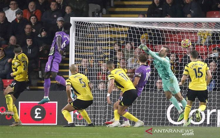 Gol Larut Davinson Sanchez Antar Tottenham Raih 3 Poin dari Watford