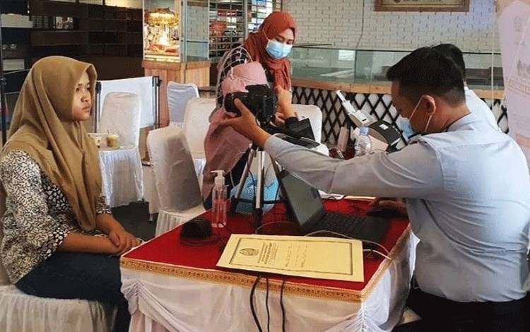 Kantor Imigrasi Sampit Perkenalkan Aplikasi M-Paspor