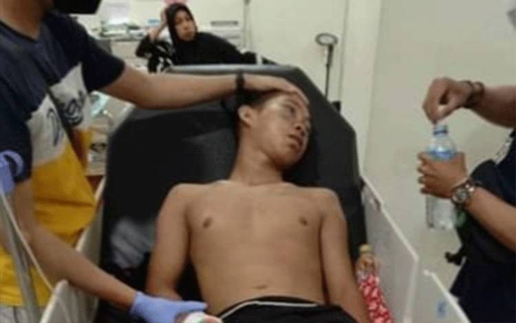 Pengendara Mobil Berpelat Merah Penabrak Pengendara Sepeda Motor Diminta Bertanggug Jawab