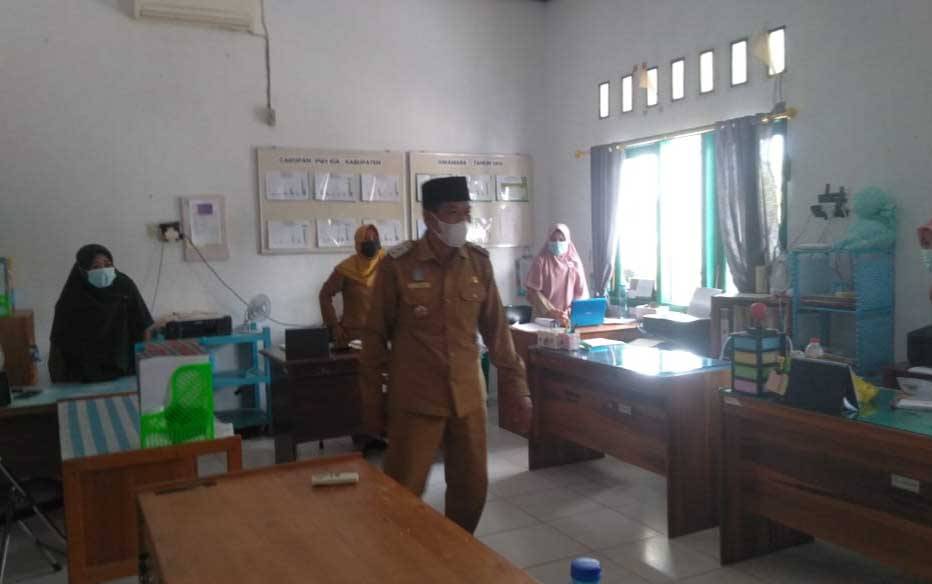 Wabup Sukamara Catat Langsung Pegawai Tidak Masuk Hari Pertama Kerja 2022