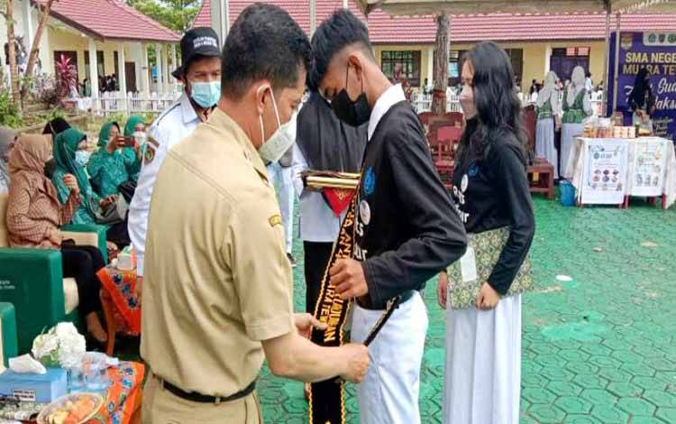 SMAN 4 Muara Teweh Laksanakan Roots Day Agen Perubahan Anti Perundungan dan Market Day