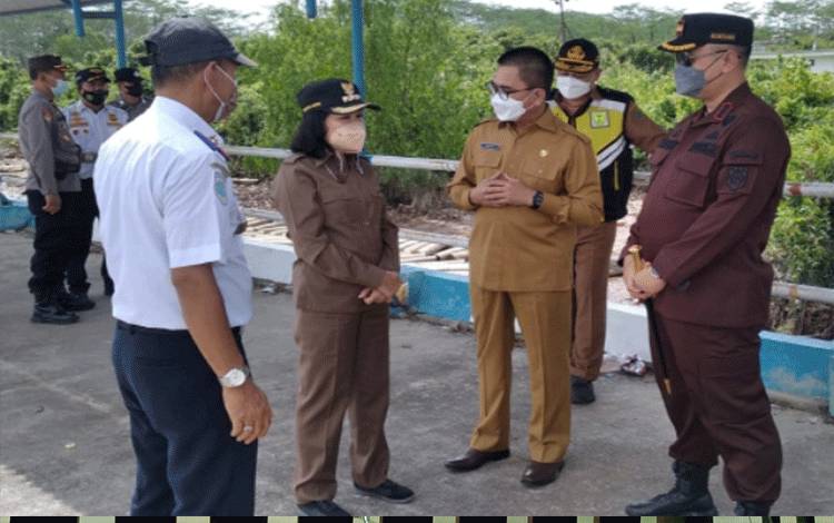Bupati Pulang Pisau Tinjau Lokasi?Pembangunan Dermaga Desa Kiapak