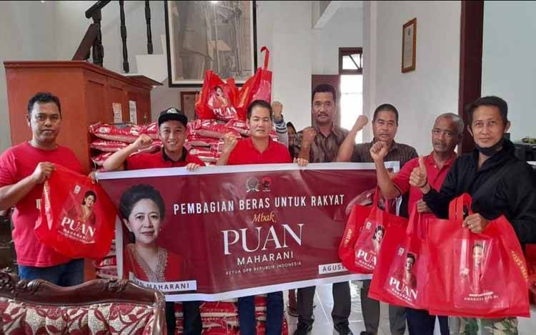Fraksi PDI Perjuangan Bagikan Sembako ke Kabupaten
